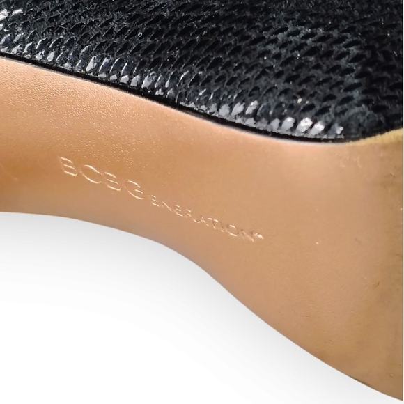 BCBGeneration Black Heels Elegant Design - Picture 6 of 8